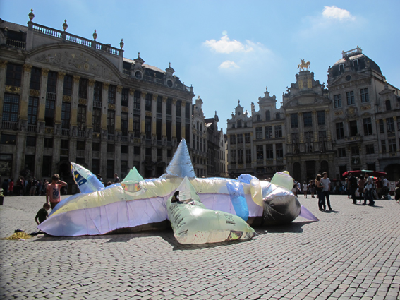 Monstre plastique Grand place 2015